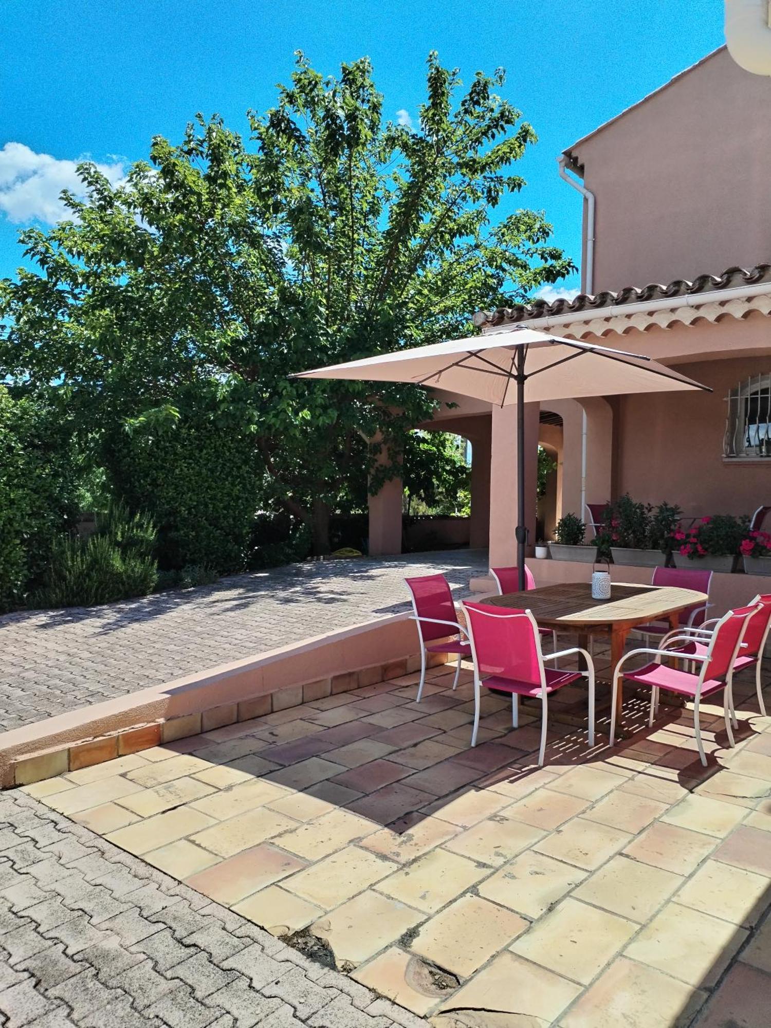 La Villa Des Ames Liees Draguignan Exterior foto